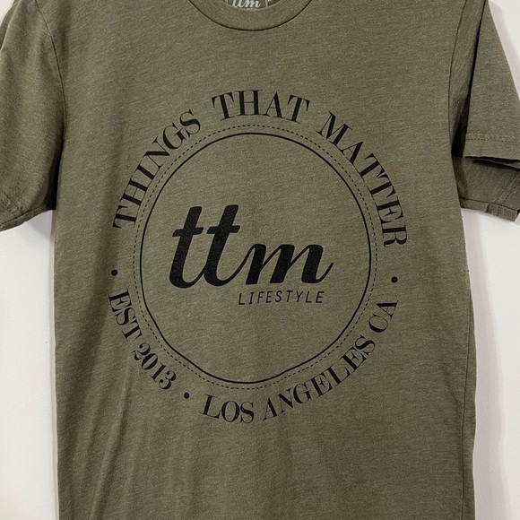 Things That Matter Army Green Graphic Short Sleeve Shirt - Picture 2 of 4